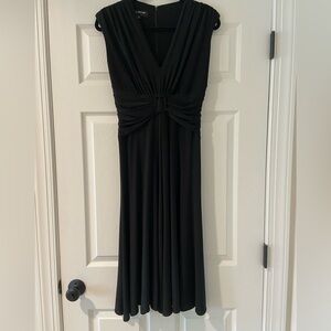 Jones New York Classic V-Neck Black Dress Gathered With Buckle at Waistline Sz 6